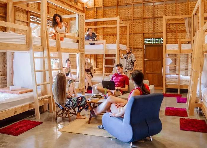 Society House Luxury Hostel Pai